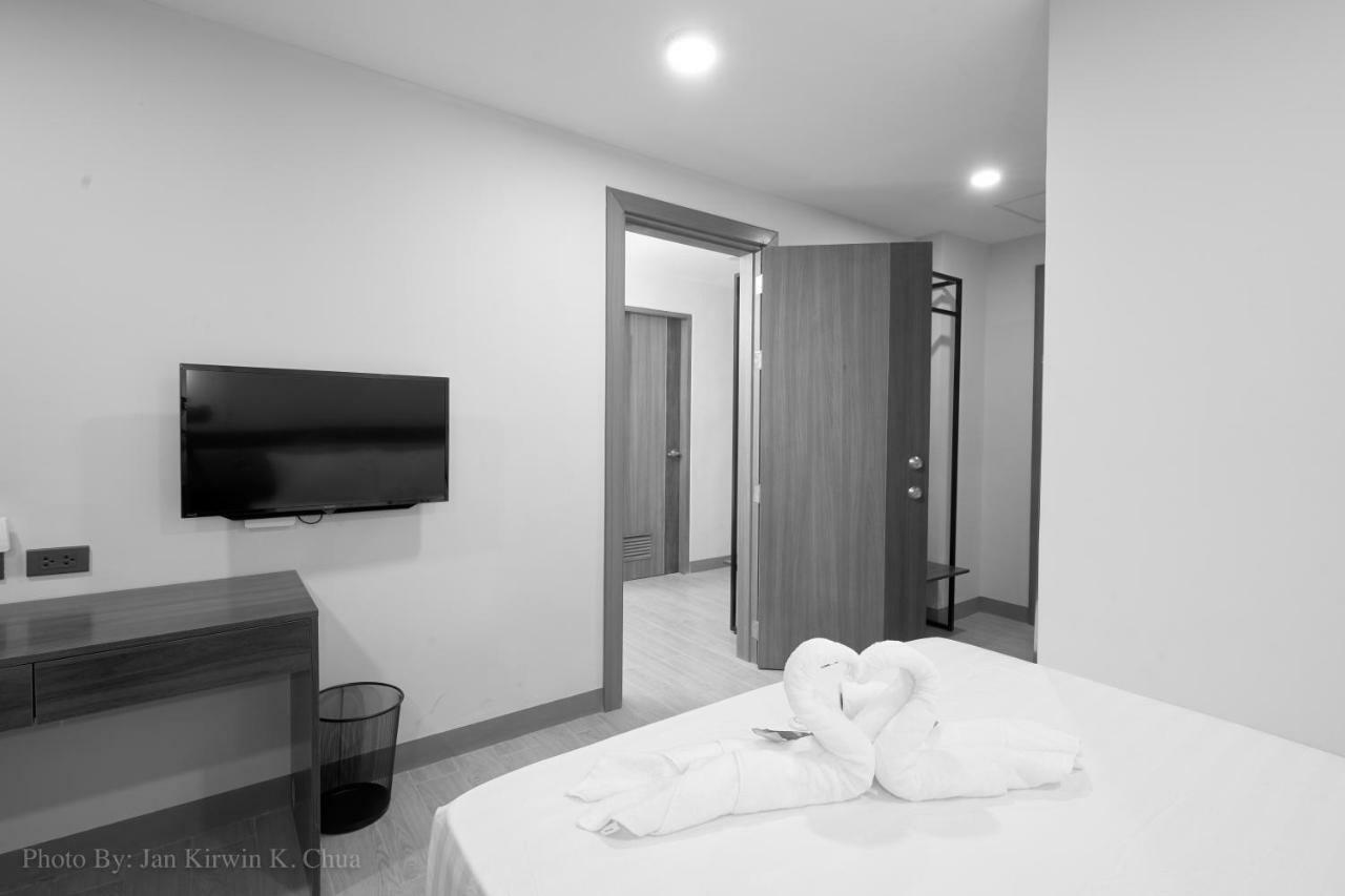 Griffin Hotel And Suites Cebu Екстериор снимка